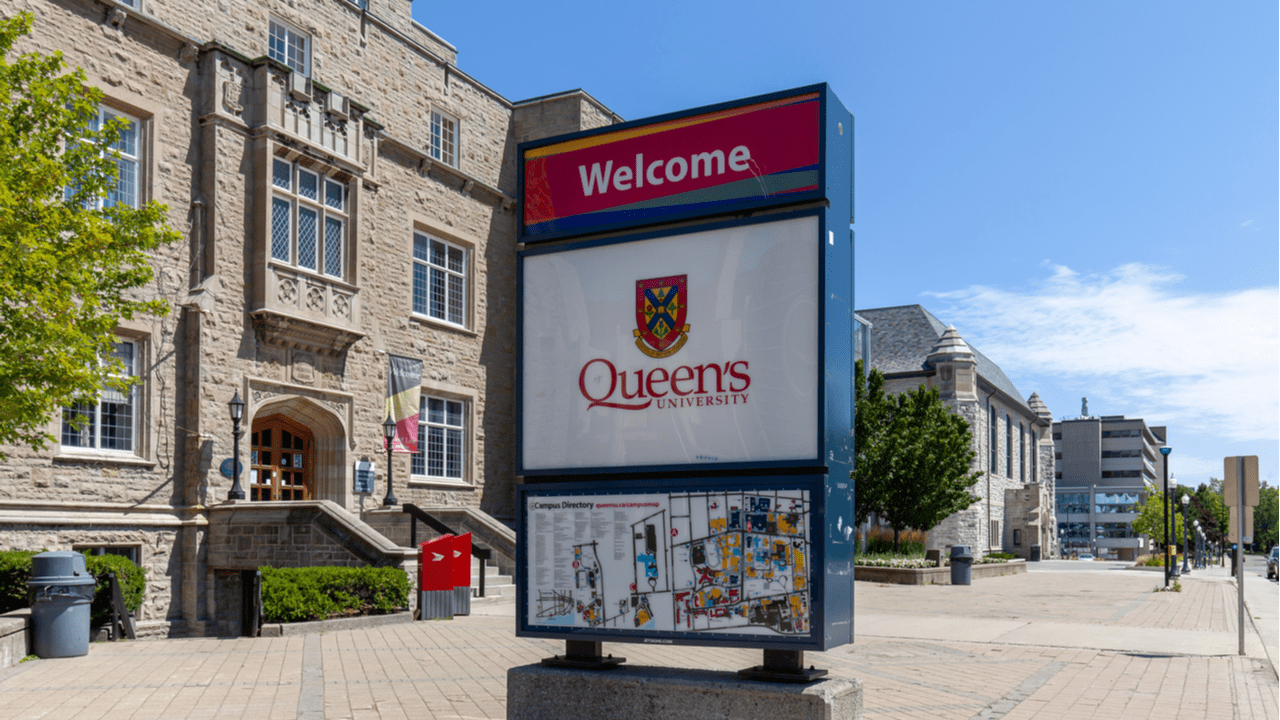 queens university new york ranking